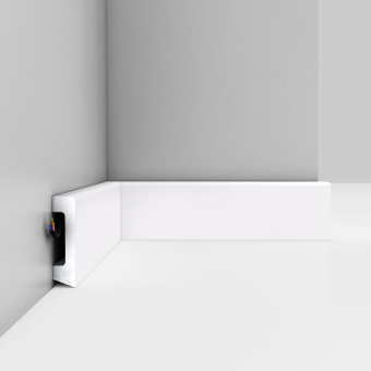 Плинтус напольный DECOMASTER